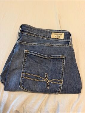 Denizen from Levi's Modern Skinny Jeans in Medium Blue Size 12L W31 L34